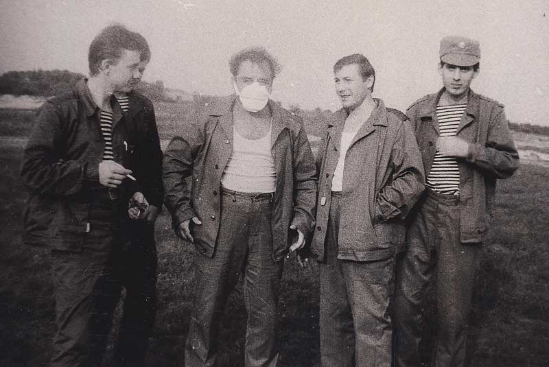 Ликвидаторы аварии на Чернобыльской АЭС. Июль 1986 г. Фото из личного архива А.И. Пеночкина